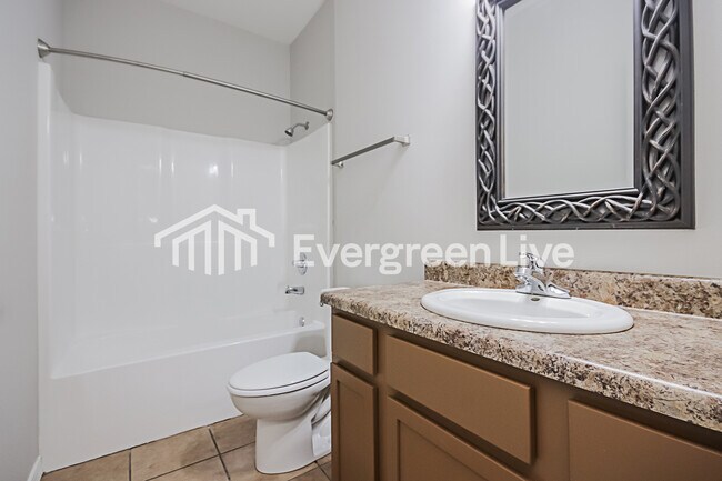 Building Photo - 50 Sunderland Dr