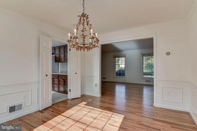 Building Photo - 9601 Persimmon Tree Rd