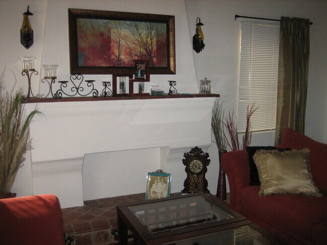 Foto del edificio - Charming 2bd/1ba Lower Unit Near Beach and Second Street!