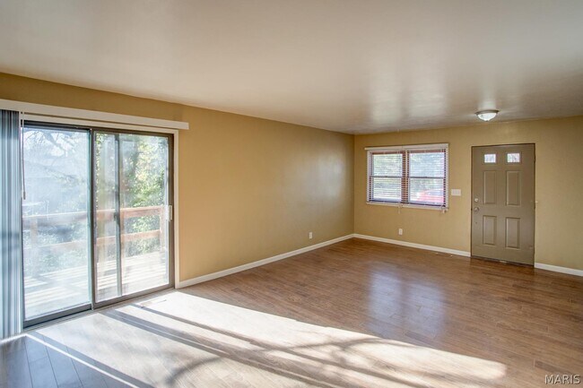 Building Photo - 308 Bobbie Dr