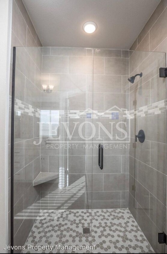 Foto del edificio - 4 br, 2 bath House - 2233 Porter Loop