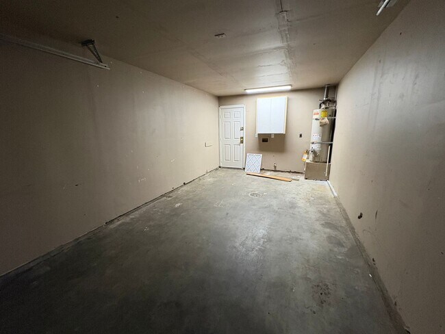 Foto del edificio - NW Visalia home coming soon