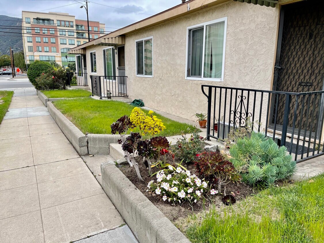 Primary Photo - 203 N California St