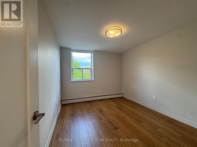 Building Photo - 158 Fitch St