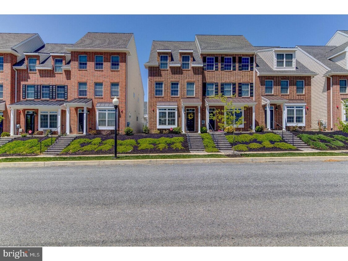 623 W Mulberry St, Square, PA 19348 Townhome Rentals in