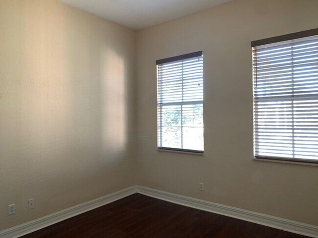 Foto del edificio - 147 Mulligan Pl