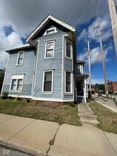 Building Photo - 412 E 16th St