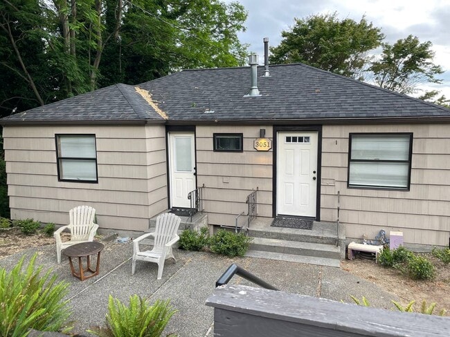 Building Photo - 3051 30th Ave W
