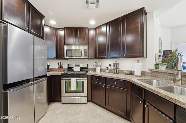 Building Photo - 5350 E Deer Valley Dr