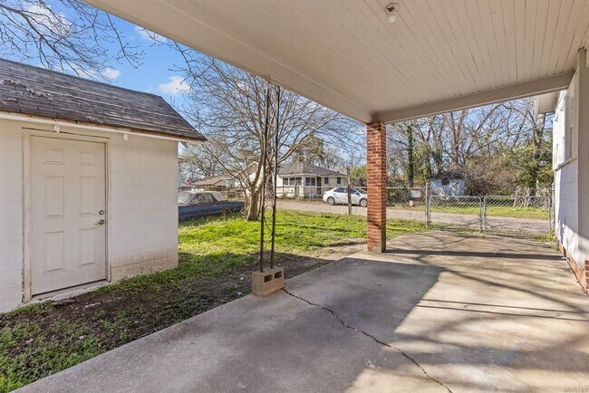 Building Photo - 1402 Bragg St