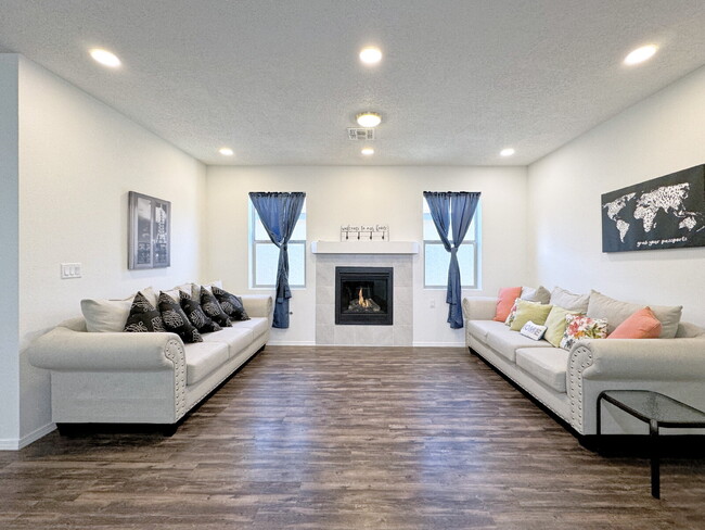 Foto del edificio - Almost new home in Mountain Hawk area of N...