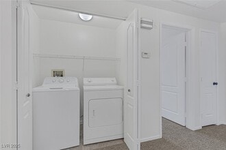 Building Photo - 9901 Trailwood Dr