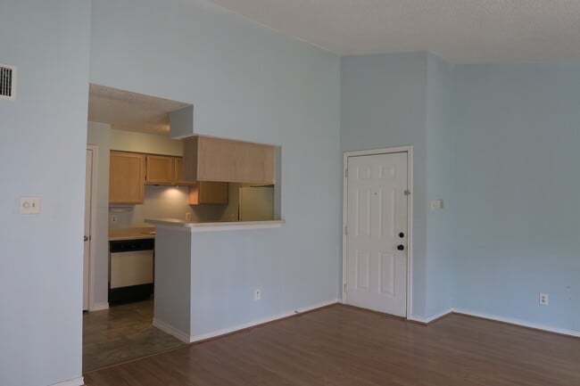 Building Photo - 1521 Lincoln Way