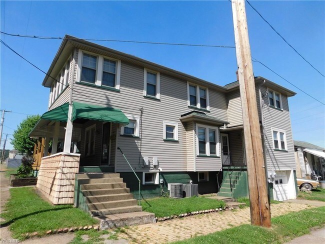 Building Photo - 800 N Lincoln Ave