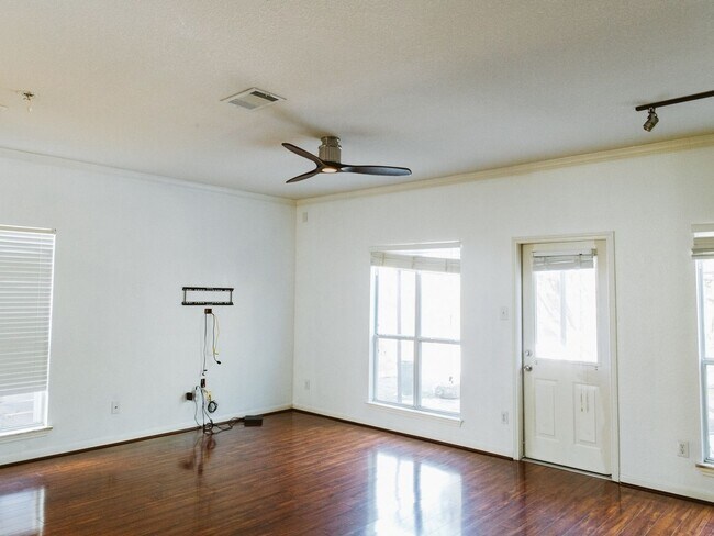 Foto del edificio - 2 Bedroom Condo in Austin