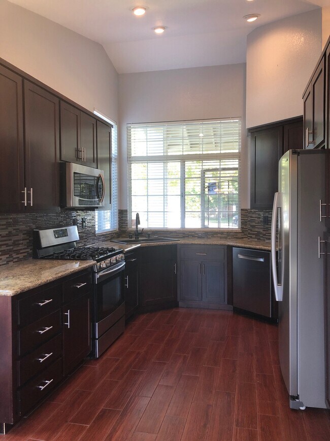 Foto del edificio - 7677 Auburn Ridge Ct