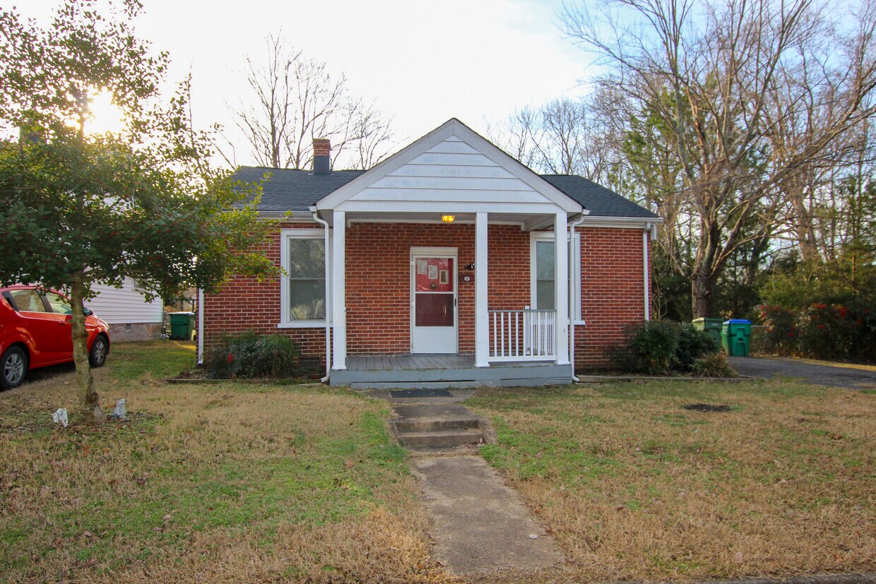 Primary Photo - 1901 Farrand St