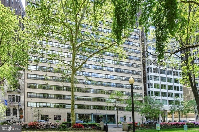Building Photo - 1806-18-1818 Rittenhouse Square