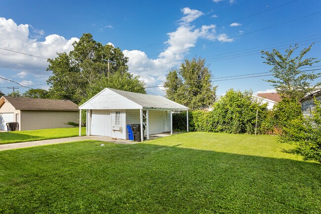 Building Photo - 9238 Artesian St