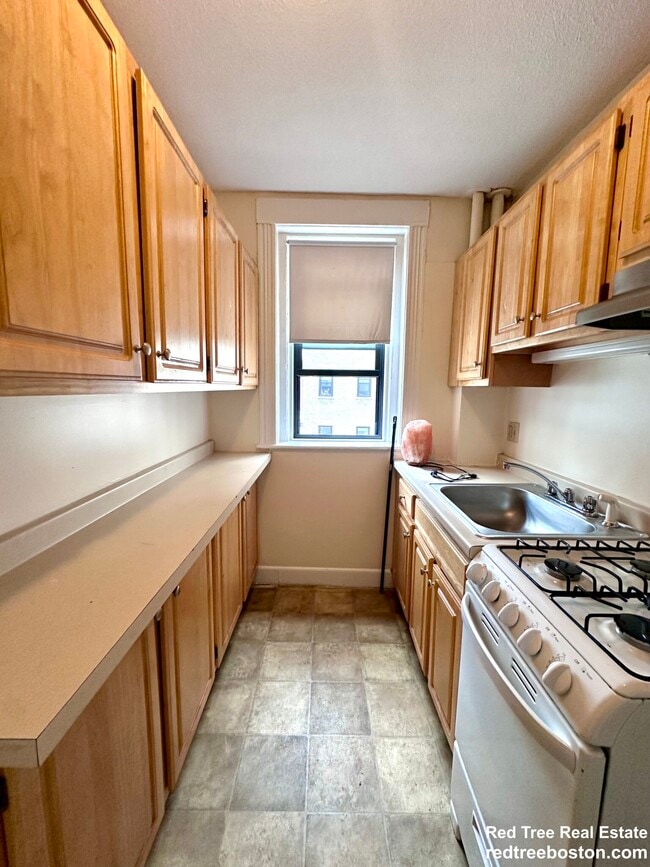 Photo - 1160 Commonwealth Ave Apartment