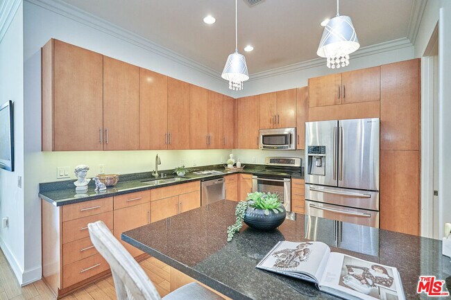 Foto del edificio - 3223 W 6th St