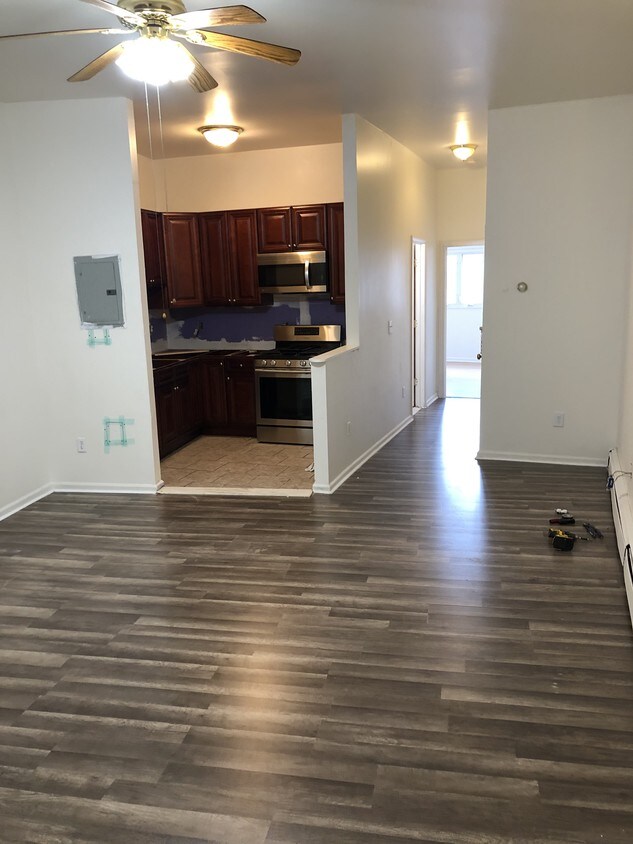 Foto principal - 114-118 John F. Kennedy Blvd