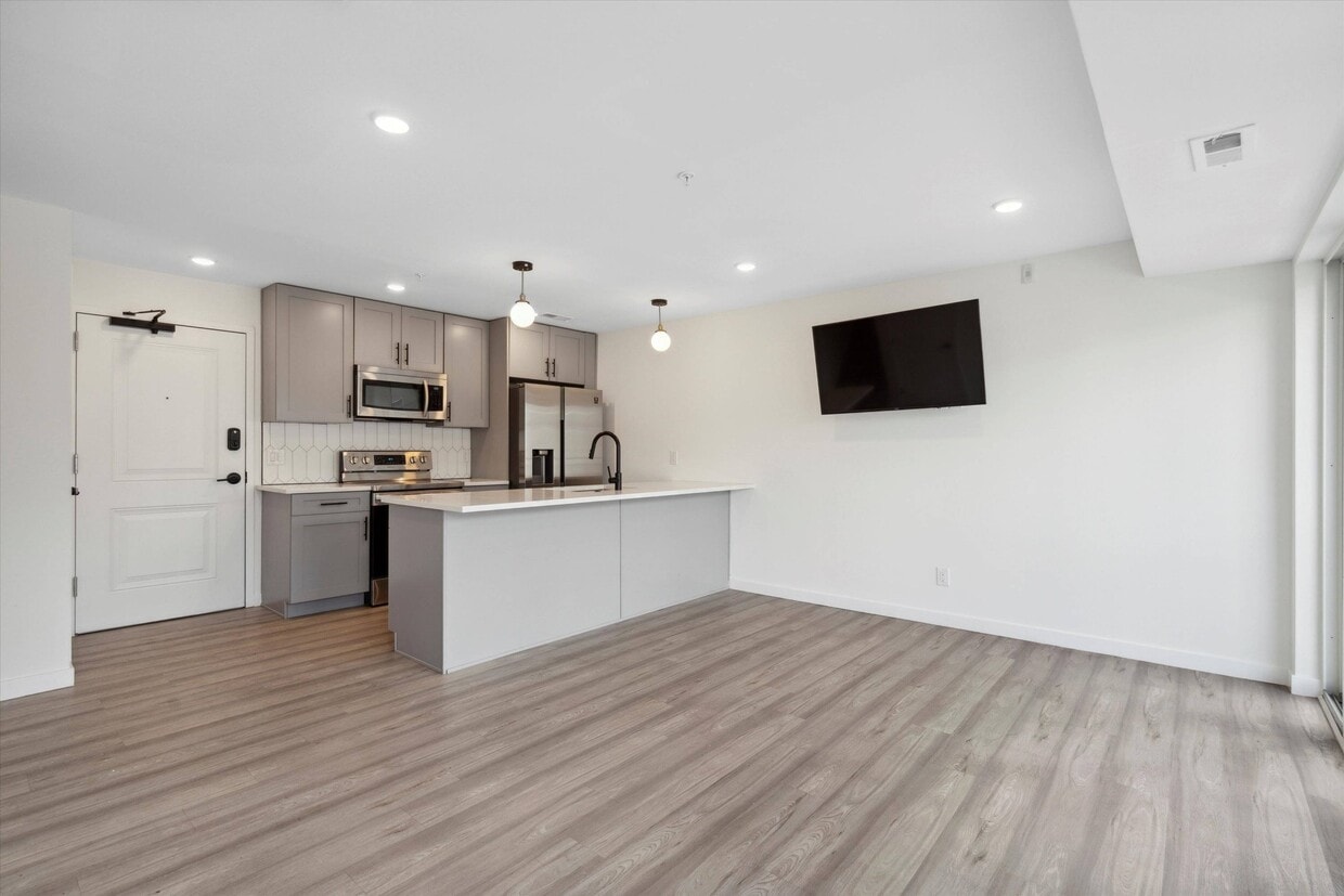 Primary Photo - 1338 N 15th St