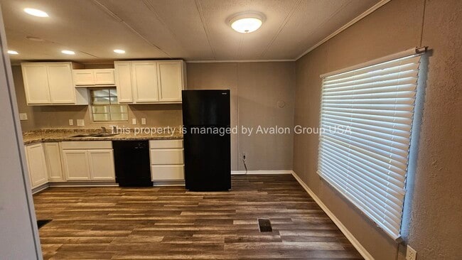 Foto del edificio - 7519 Mc Cowan Dr