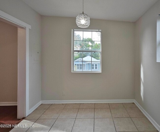 Building Photo - 1337 W 23rd St