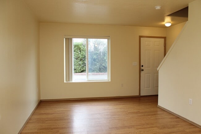 Building Photo - 3548 SE 119th Ave