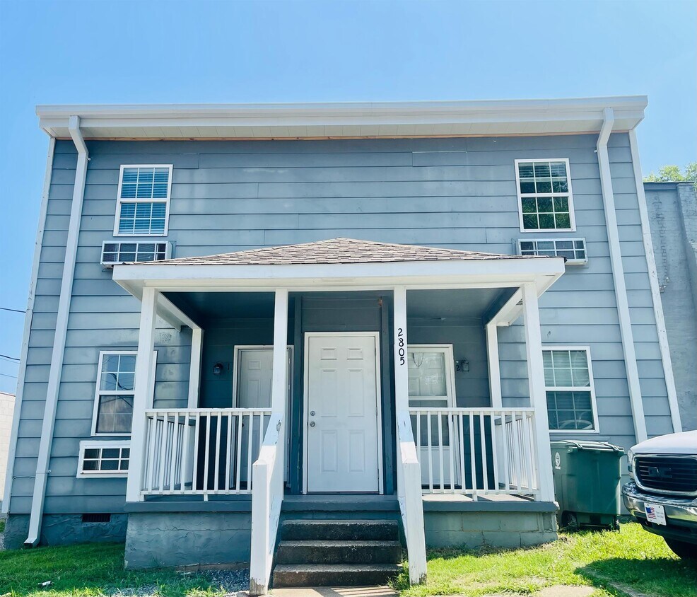 Foto principal - 2805 E 37th St