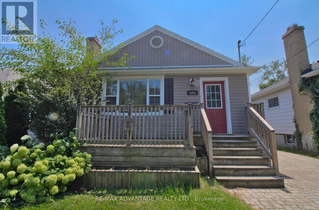 Building Photo - 555 Chester St