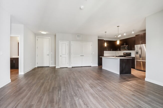 Building Photo - Woodview Apartments