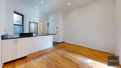 Building Photo - 335 E 92nd St