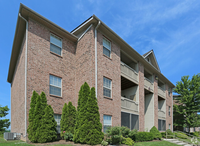 Todos lo exteriores de ladrillo - Providence Hill Apartments