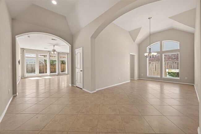 Foto del edificio - 13612 Evening Wind Dr