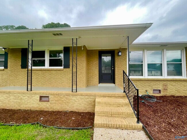 Foto del edificio - 304 Meadowbrook Dr SE