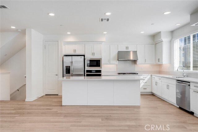 Building Photo - 582 Cultivate