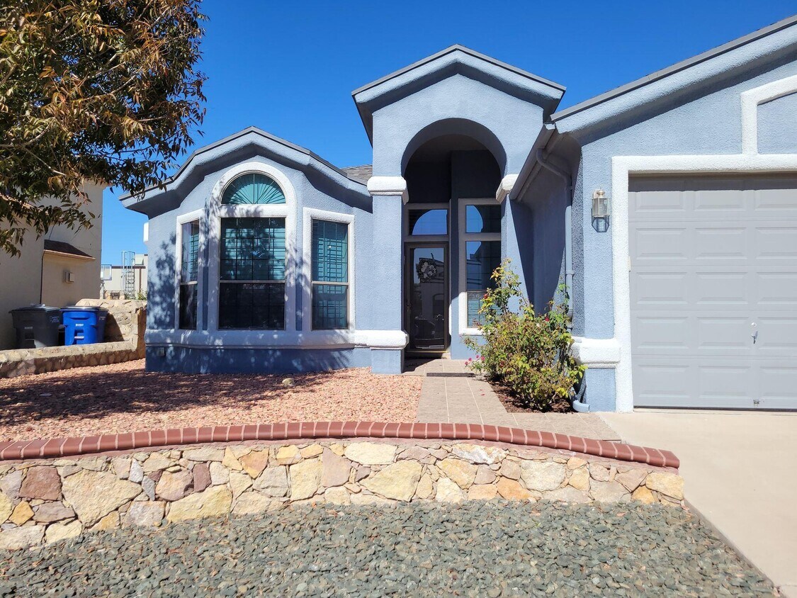 12813 Tierra Amanda Ln, El Paso, TX 79938 House for Rent in El Paso
