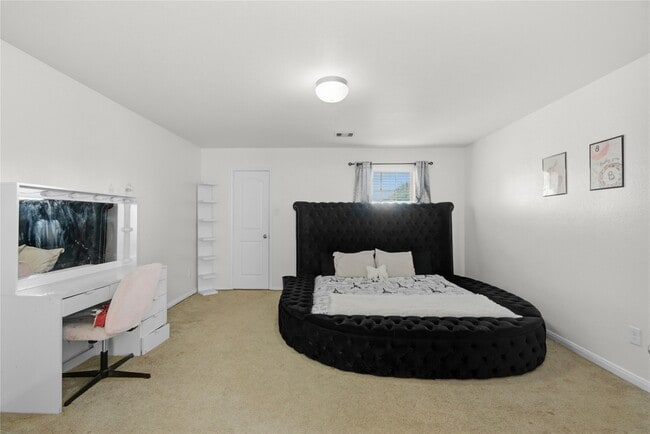 Building Photo - 2527 Cold River Dr