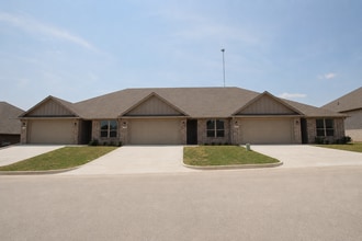 Building Photo - 715 Freedom Way