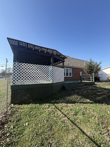 Photo - 508 Veterans Pkwy House