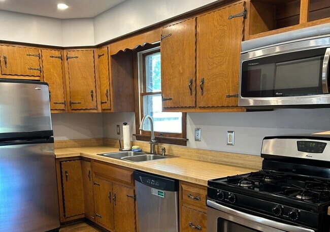 Foto del edificio - 1008 Game Farm Rd