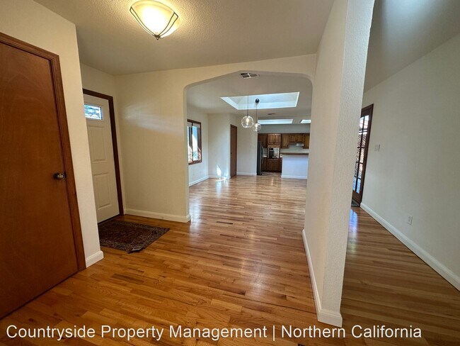 Foto del edificio - 3 br, 2 bath House - 406 N Santa Cruz Ave