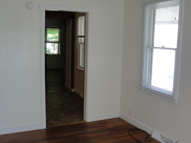 Kitchen Entry - 1708 N Cedar St