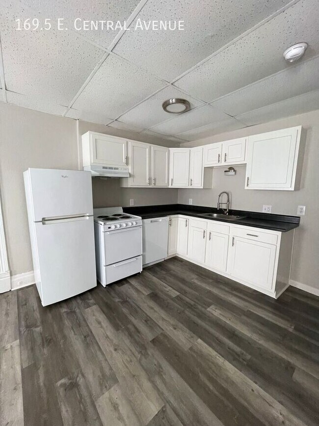 Foto del edificio - 169.5 E Central Ave