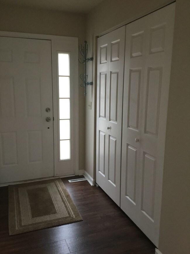 Foto del edificio - 3 br, 2 bath House - 343 W MAIN STREET