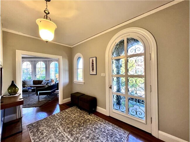 Building Photo - 55 Retiro Way