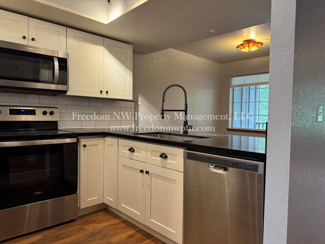 Primary Photo - 2818 60th Ln SE