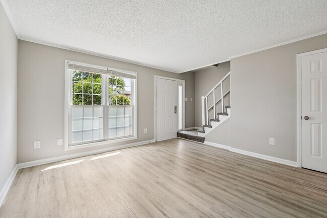 Building Photo - APPLICATION PENDING!!! $250 Rental Credit ...